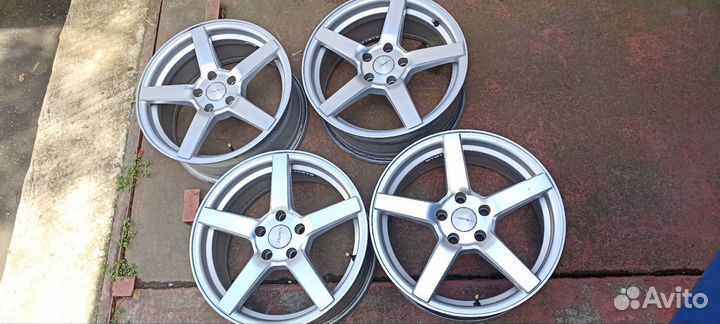 Продам диски R 17 Vossen 5*112