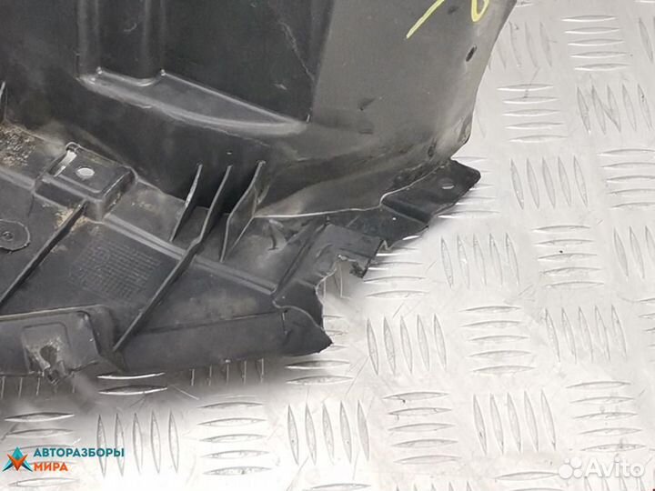 Защита арок передняя правая (подкрылок) BMW X1