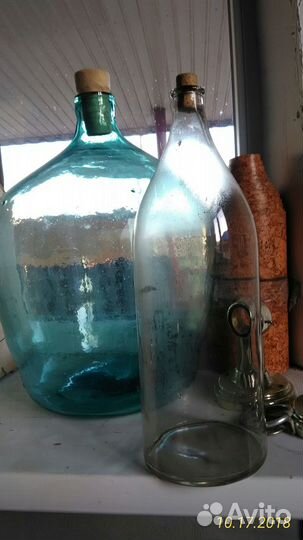 Бутыль старинная стеклянная