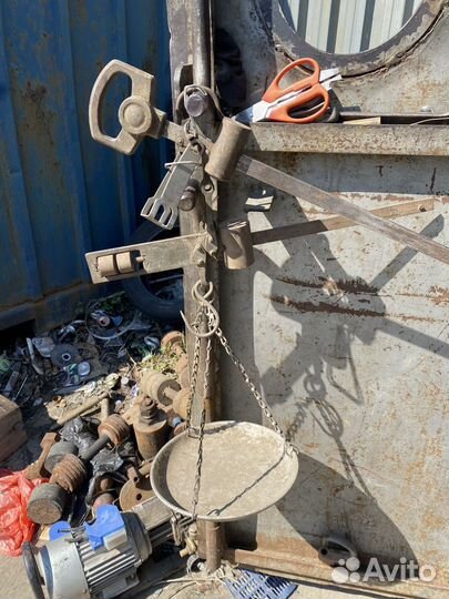 Весы старинные