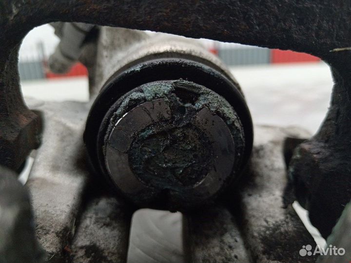 Суппорт задний правый для Audi A4 B6 8E0615424G