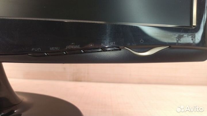 Монитор б/у 18.5