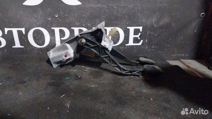 Педальный узел audi 100 с4