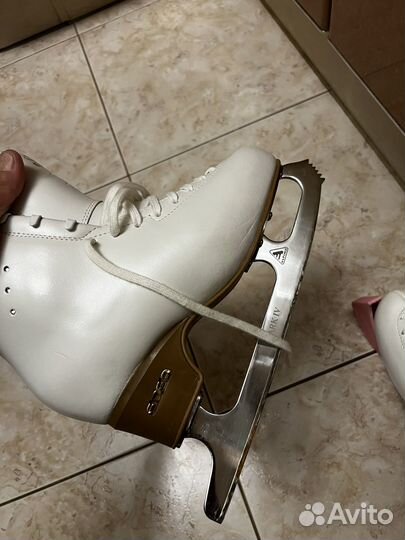 Фигурные коньки edea