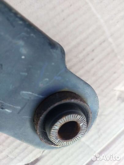 Рычаг задний поперечный Toyota Rav 4 30