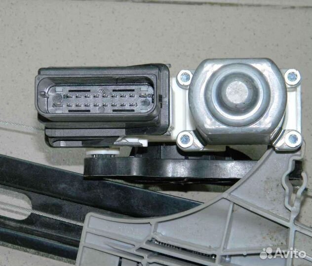 Стеклоподъемник электро зад. лев. VW Tiguan -2016