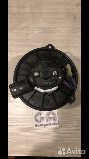 Моторчик печки Mitsubishi Carisma 1996