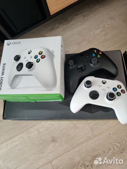 Xbox series x (RUS) + 2 геймпада