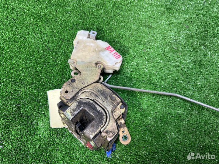 Замок боковой двери передний правый Nissan Almera