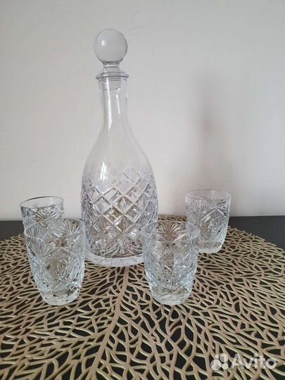 Графин с рюмками,хрусталь