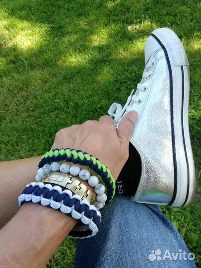 Цветные браслеты из паракорда