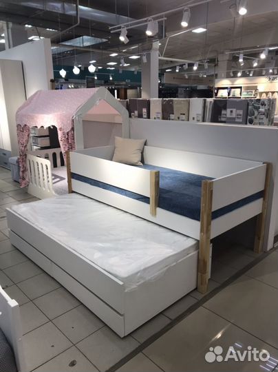 Кровать выдвижная с ящиками