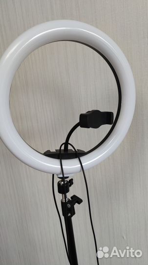 Штатив напольный с кольцевой лампой новый