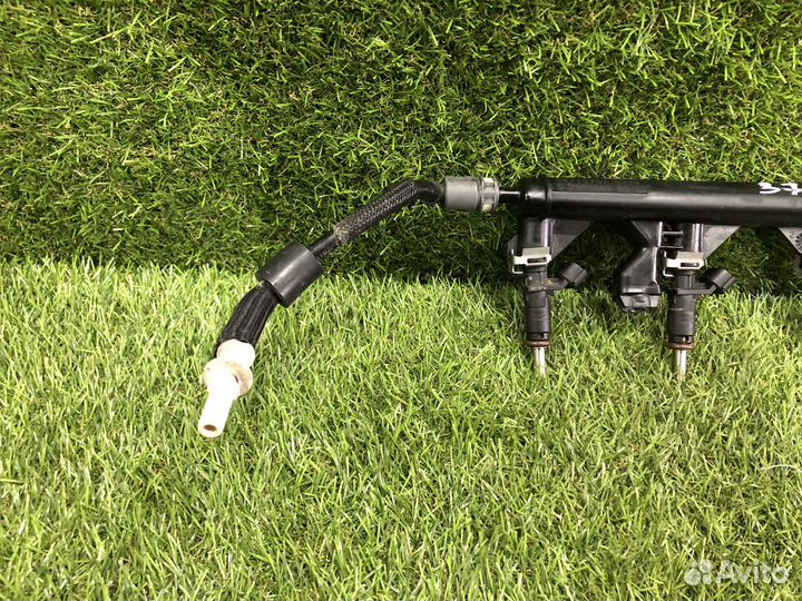 Топливная рампа с форсунками Peugeot 308