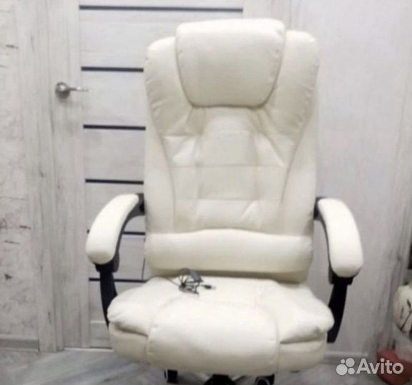 Офисное кожаное кресло руководителя