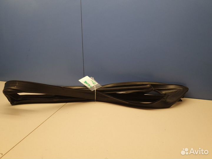 Уплотнитель двери передней левой Land Rover Range