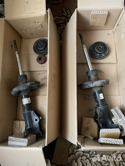 Стойки передние Opel Insignia