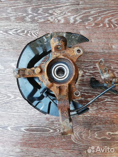 Кулак поворотный передправый Lifan Solano 10-16