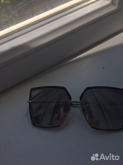 Очки солнцезащитные