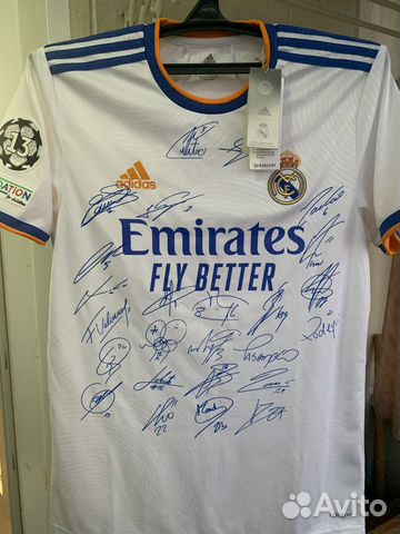 Футболка с автографами футболистов Реал Мадрид