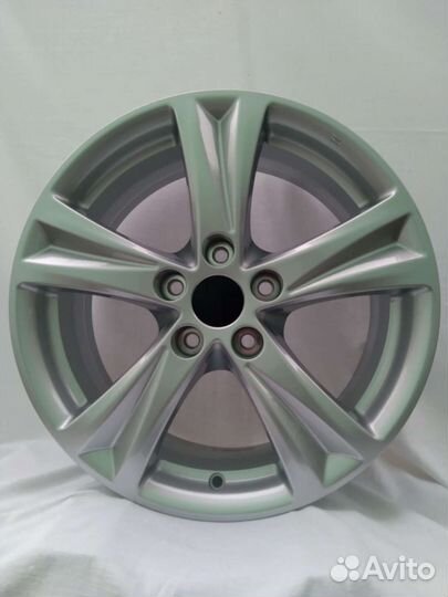 Литой новый диск r17 один диск
