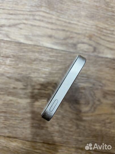 Телефон iPhone 5s