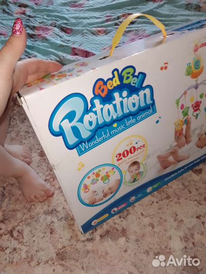 Музыкальный мобиль на кроватку