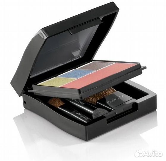 Футляры с зеркалом Мэри Кэй