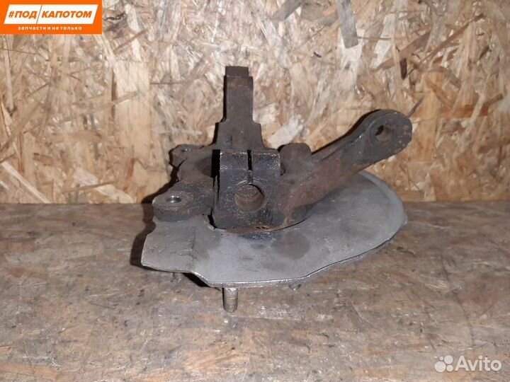 Кулак передний правый Mitsubishi Lancer 10