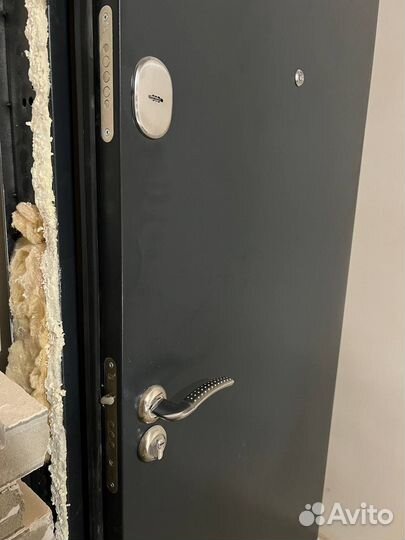 Дверь входная стальная с коробкой