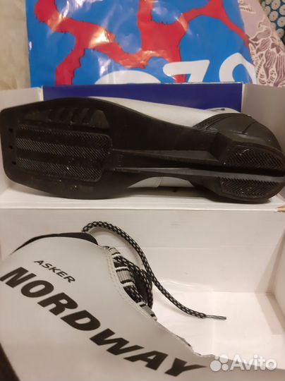 Лыжные ботинки с креплением