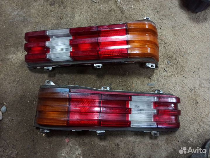 Оригинальные задние фонари w123
