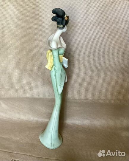 Статуэтки. Девушки. Винтаж