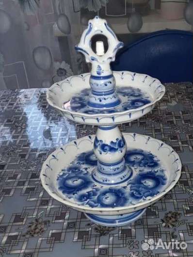 Ваза для фруктов на ножке фарфор.Гжель