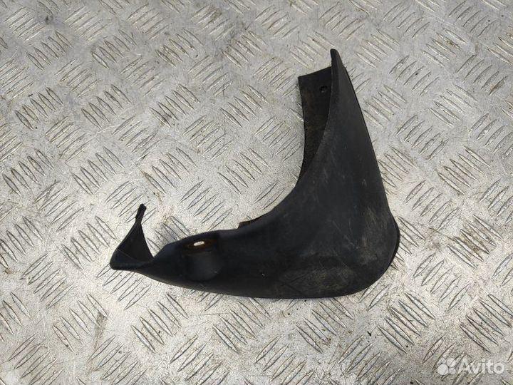 Брызговик задний правый Toyota Corolla 9 E120 1.4