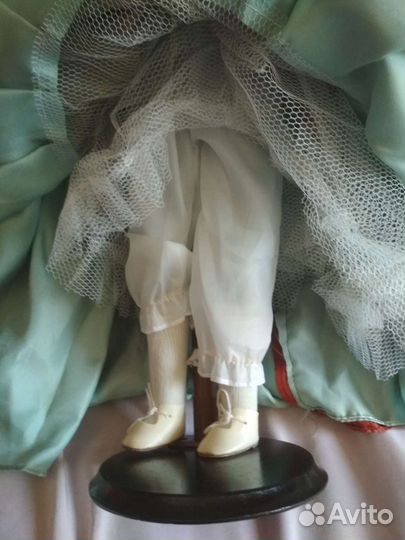Кукла фарфоровая коллекционная Англия