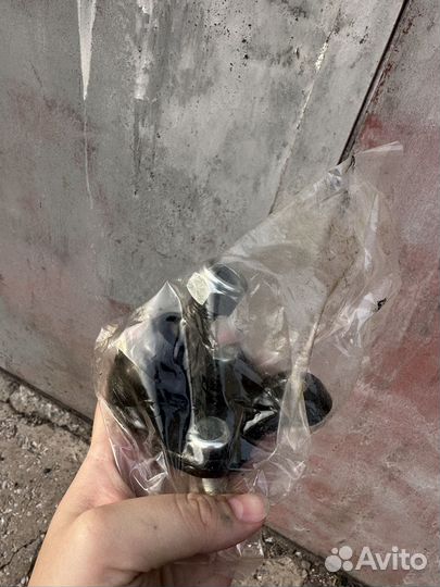 Передняя нижняя шаровая опора Tayota Corolla CE121