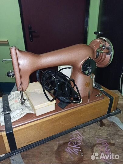 Швейная машина