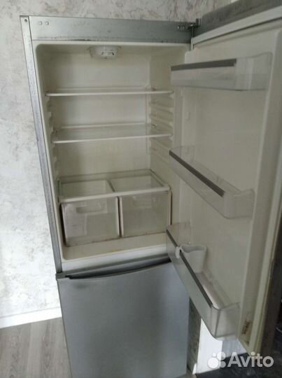 Холодильник бу Вестел