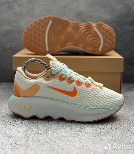 Кроссовки спортивные Nike motiva