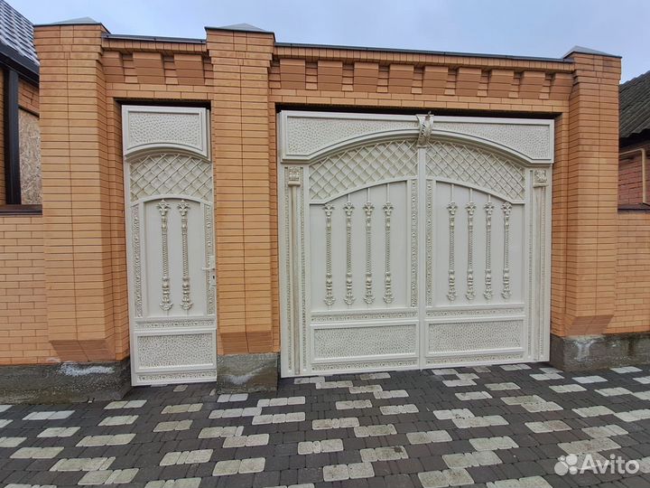 Ворота кованые с ломбиром