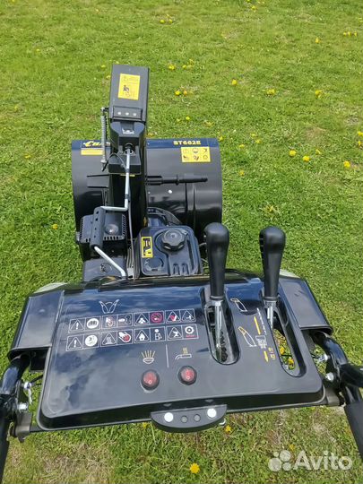 Снегоуборщик Champion ST662E