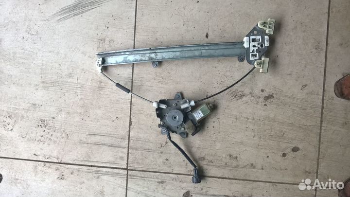 Стеклоподъемник передней правой двери Almera