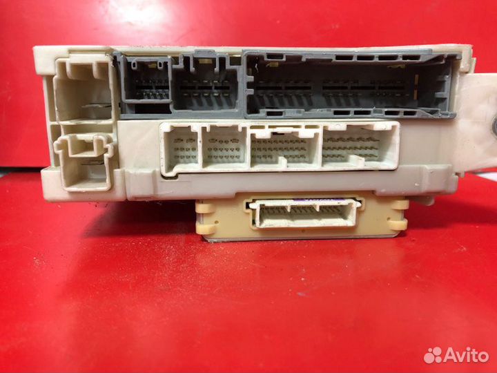 Блок предохранителей Lexus Gs 3