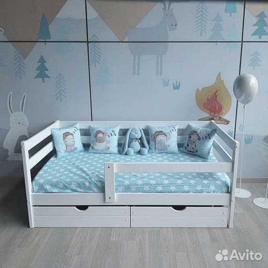 Кроватка софа из массива с бортиком от 2х лет