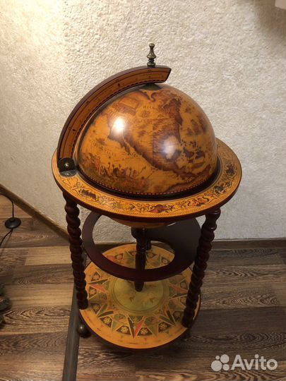 Глобус-бар, «Астроном». Деревянный
