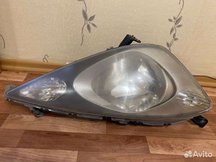 Фара левая Honda fit
