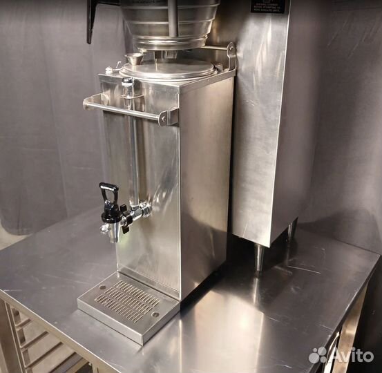 Кофемашина Bloomfield Integrity 8772R (300чаш/час)