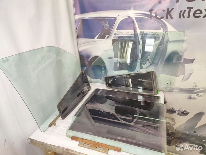 Стекло двери Mitsubishi Pajero Sport