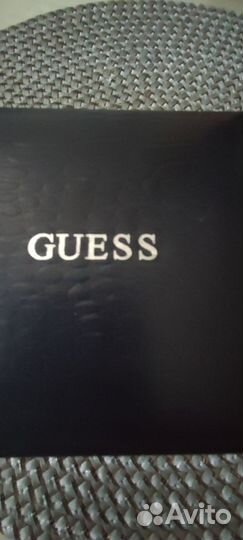 Коробка новая от часов Guess